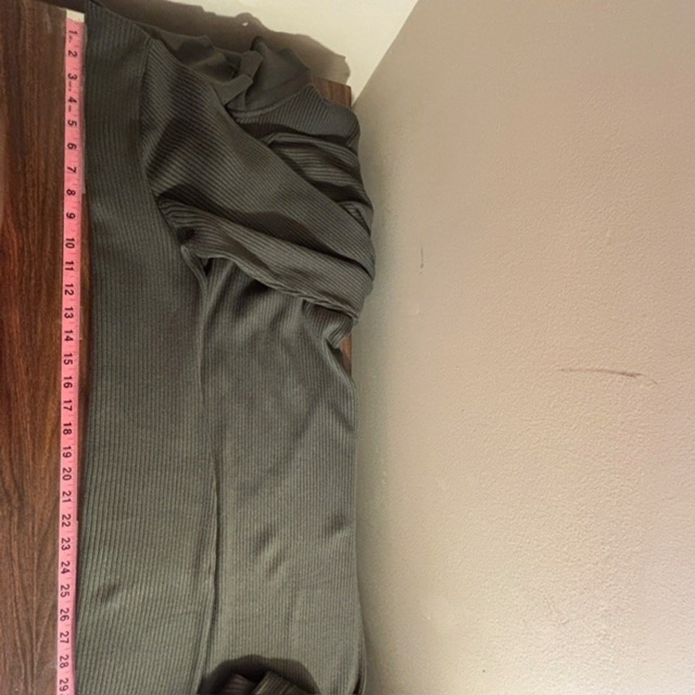 PrettyLittleThing Plus XXXL Olive Green Ribbed Knit Maxi Polo Dress Quarter Zip - Picture 15 of 16